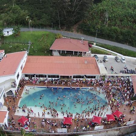 Sky Club Eco Hotel Belen de Umbria 外观 照片