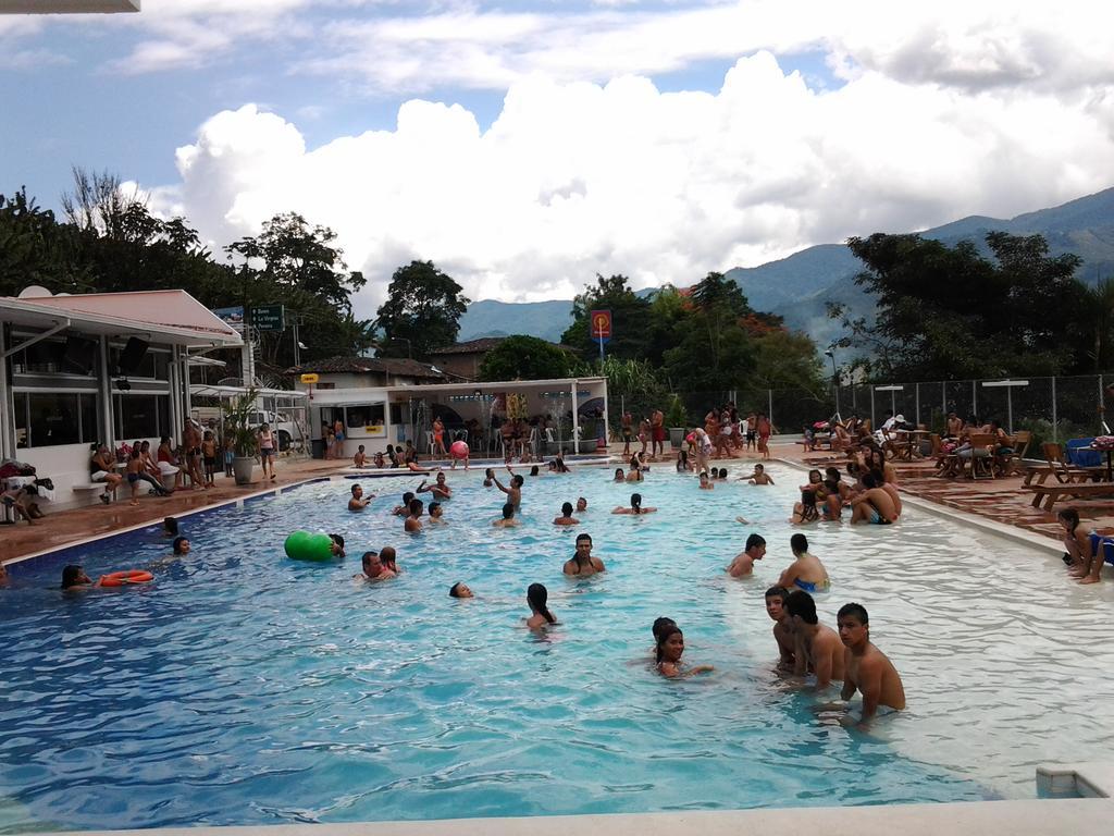Sky Club Eco Hotel Belen de Umbria 外观 照片