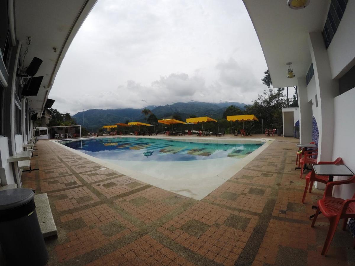 Sky Club Eco Hotel Belen de Umbria 外观 照片